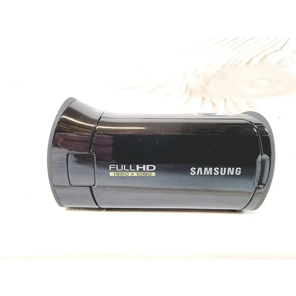 Samsung TOUCHSCREEN Camcorder HMX-T10BN W/Charger Battery Card Original Box